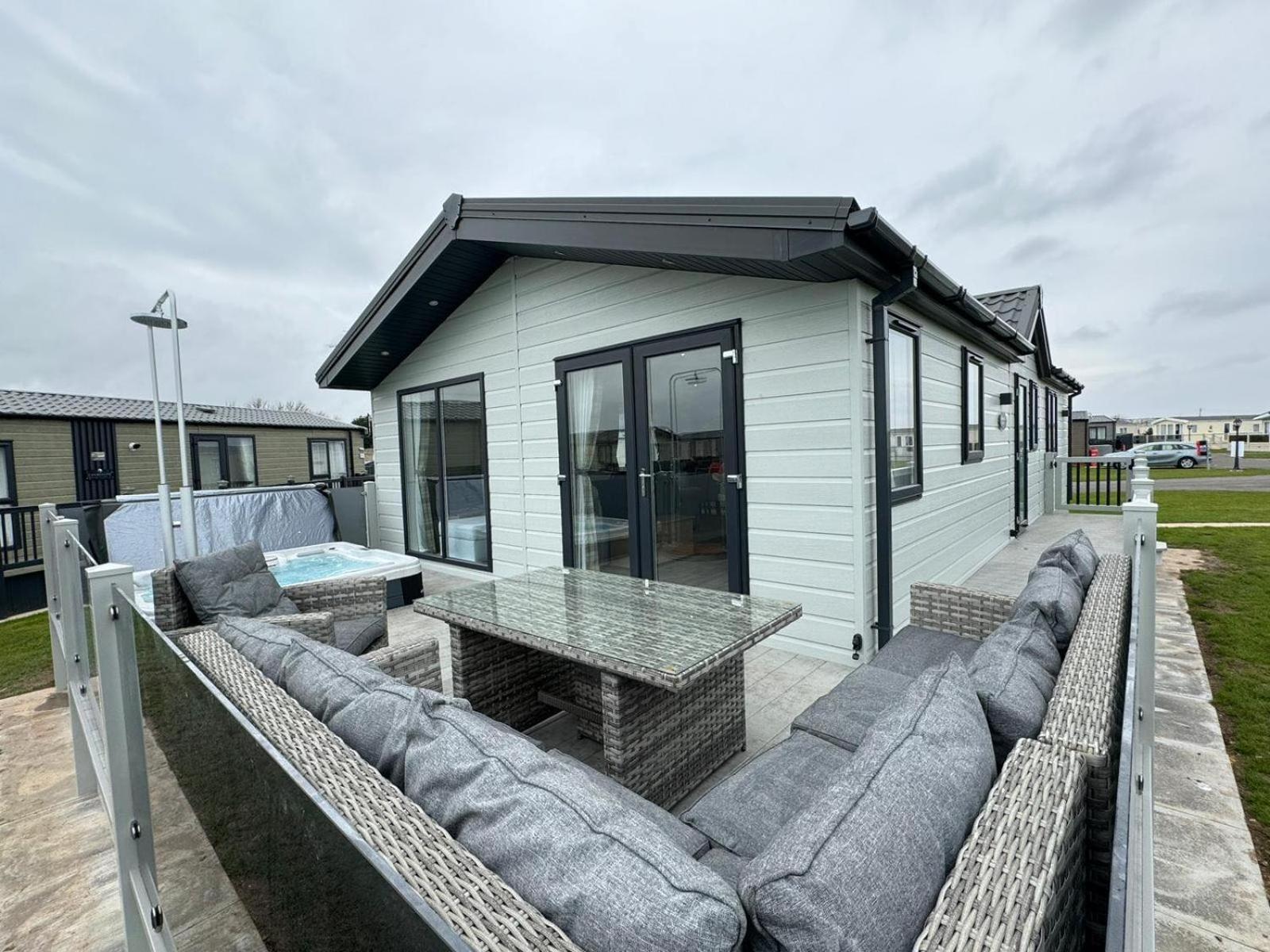 Golden Anchor - The Oakland Lodge - Coastal Caravan Breaks Chapel St. Leonards Exterior foto
